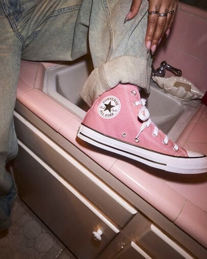 Chuck Taylor All Star Canvas Cliffside Rose, Detail Angle View
