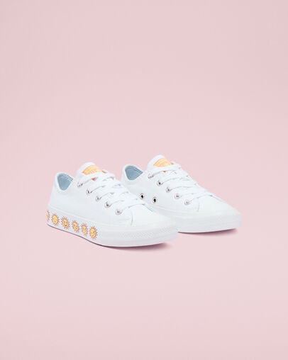 Chuck Taylor All Star Sun Graphic White/Chambray Blue/Pink Gaze, Angled View