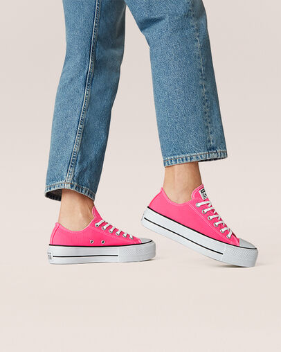 Converse Color Platform Chuck Taylor All Star Hyper Pink/Bianco/Nero, On Foot Shot 1