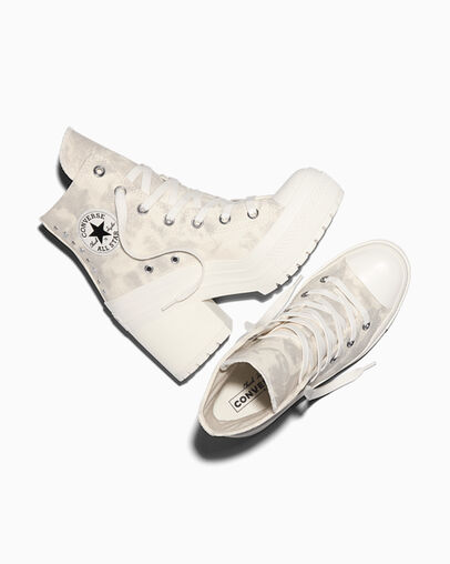 Chuck 70 De Luxe Heel Washed Denim Barely Grey/Egret/Barely Grey, Angled View