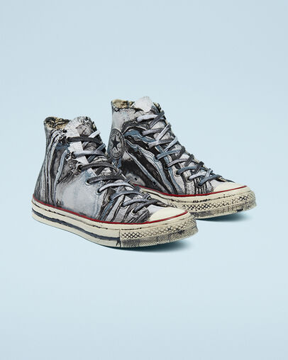 Hydro Dip Dyed Chuck 70 Canvas LTD Dise&ntilde;o negro te&ntilde;ido con agua, Angled View