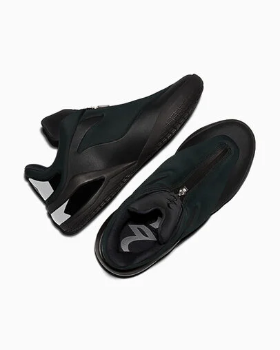 SHAI 001 Charm Black, Angled View