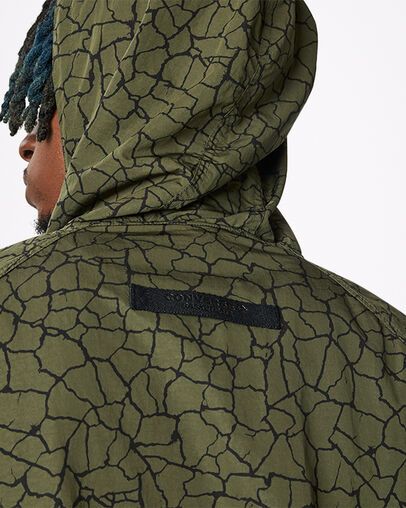 Anorak Court Ready Oversized All-Over Print Caqui cargo agrietado