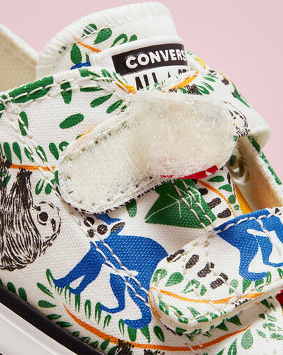 Chuck Taylor All Star Easy-On Multicolored Animals Vintage White/Multi/Black, Detail Angle View