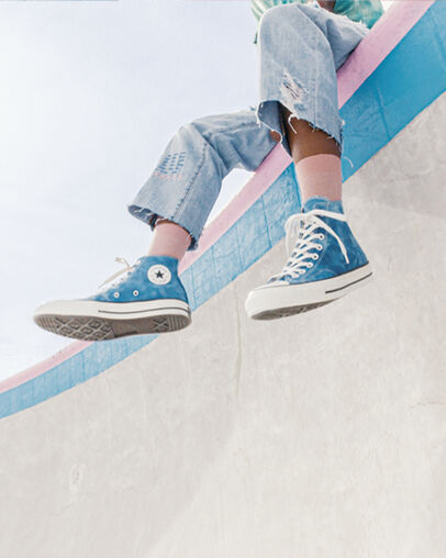 Chuck 70 Summer Daze Aegean Storm/Egret/Black, On Foot Shot 2