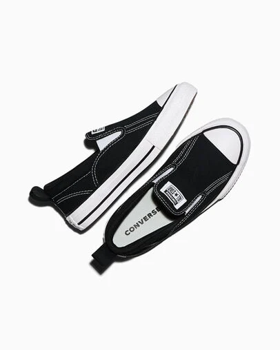 Chuck Taylor All Star Malden Street Slip Black/White/Black, Angled View