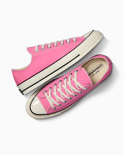 Chuck 70 Low Top Pink/Egret/Black, Angled View