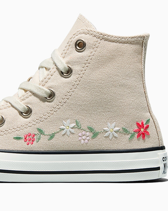 Chuck Taylor All Star Embroidered Flowers