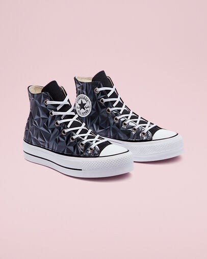 Chuck Taylor All Star Platform Metal Leather Piel de color negro cristal 3D, Angled View
