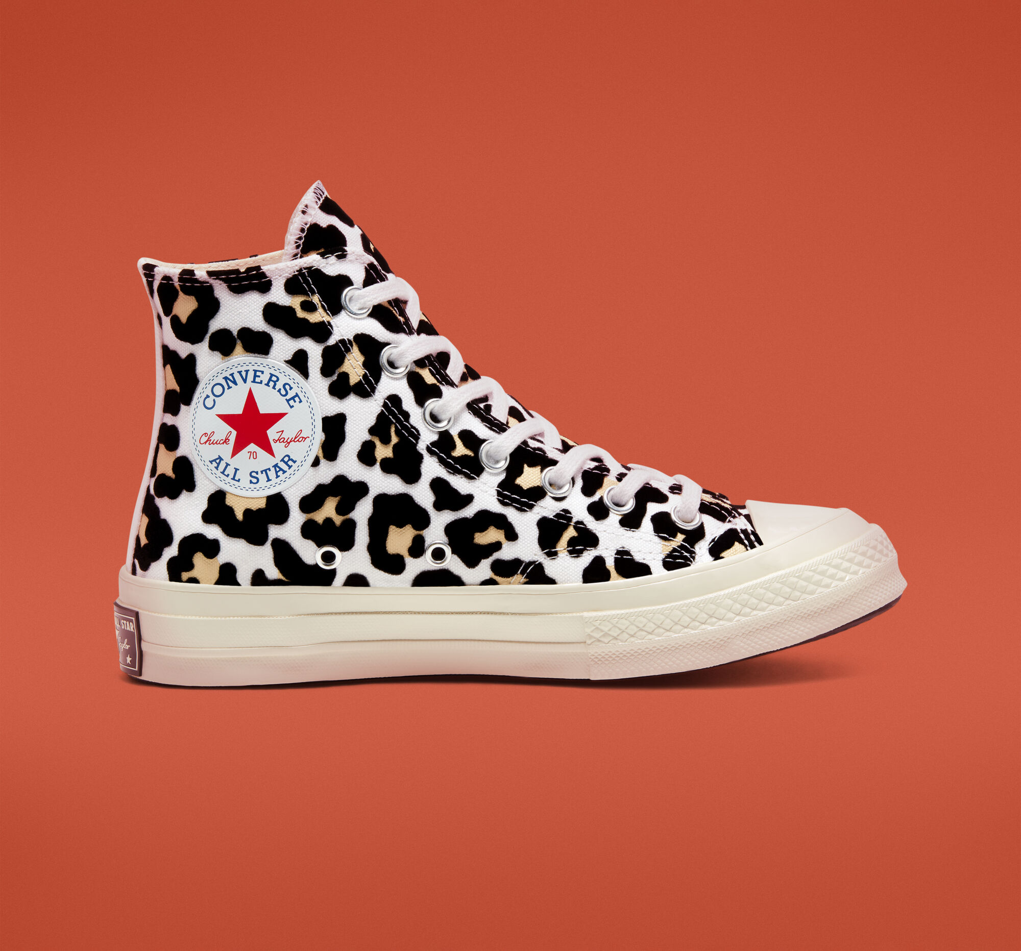 converse logo play chuck 70