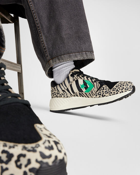 Wave Trainer Black/Vintage White/Apex Green