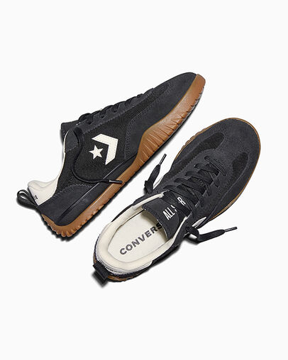 Run Star Trainer Black/Egret/Honey, Angled View