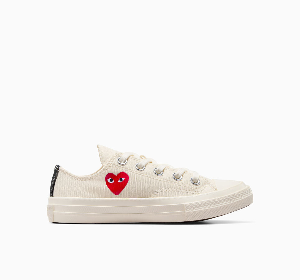 PLAY Comme des Garçons Single Heart Chuck 70 Milk/Red/Black