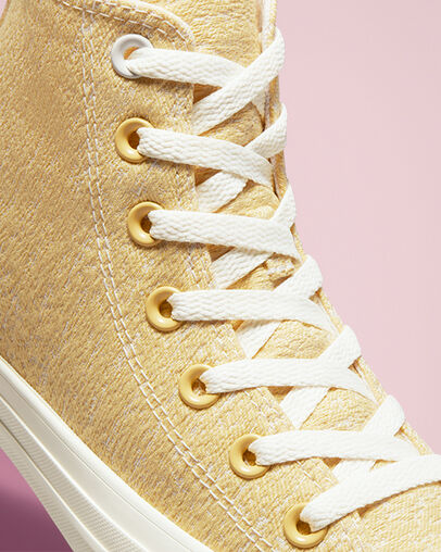 Hybrid Texture Chuck Taylor All Star Saturn Gold/Egret/Egret, Detail Angle View