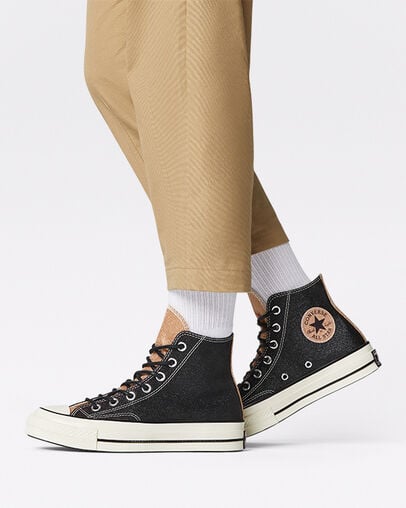 Chuck 70 Authentic Glam Noir/Or/Aigrette, On Foot Shot 1