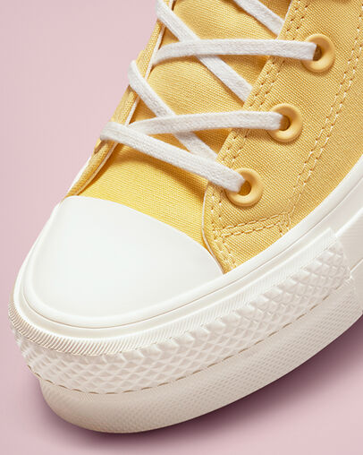 Chuck Taylor All Star Lift Platform Hybrid Texture Saturn Gold/Egret/Egret, Detail Angle View