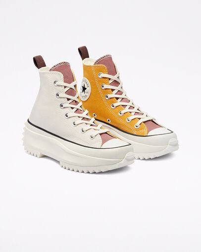 Tri-Panel Run Star Hike Oro girasol/Pergamino, Angled View