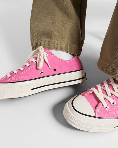 Chuck 70 Low Top Pink/Egret/Black, Reflective View