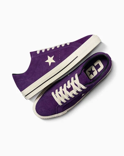 One Star Pro Morado noche/Garza/Negro, Angled View