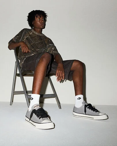 Chuck Taylor Throwback Classic Grey/Vintage White, On Foot Shot 1