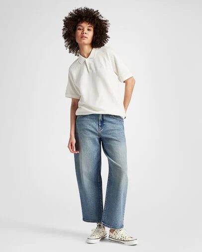 Chuck Taylor All Star Floral Embroidery Egret/Sporty Berry/Navy, On Foot Shot 1