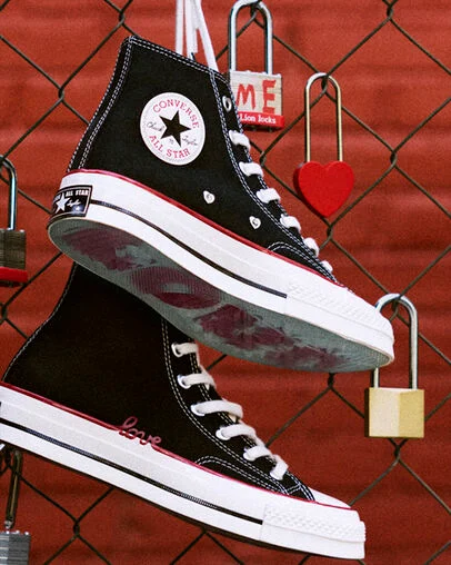 Chuck 70 Valentine's Day Black/Egret/Days Ahead Red, Reflective View