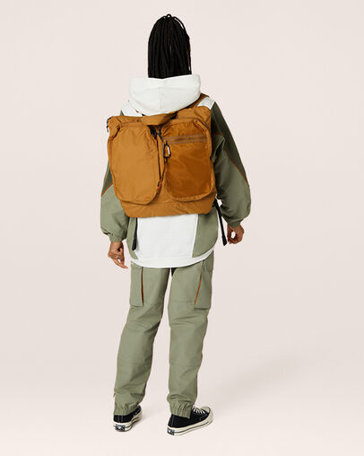 Utility Helmut Tas Dark Soba