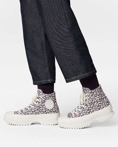 Chuck Taylor All Star Lugged 2.0 Jacquard Sand Dune/Egret/Egret, On Foot Shot 1