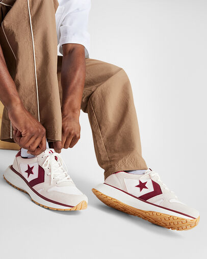 Omni Trainer Egret/Vintage White/Park Red, Reflective View