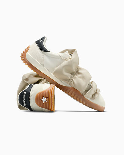 Run Star Trainer Ruffle Egret Ruffles, Detail Angle View