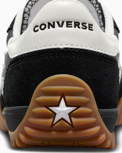 Run Star Trainer Zwart/Egret/Honey, Detail Angle View