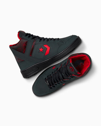 Converse x NARUTO SHIPPUDEN Itachi Weapon Black/Red/Moonbathe, Angled View