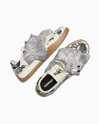 Run Star Trainer Limited Edition Silver Ruffle Metal Silver Ruffle, Angled View