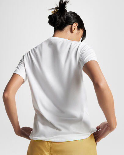 Star Chevron Mountain Graphic T-Shirt Blanc, Full Body View