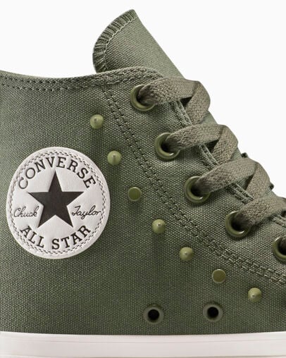 Chuck Taylor All Star Spikes Utility/Vintage White/Black, Detail Angle View