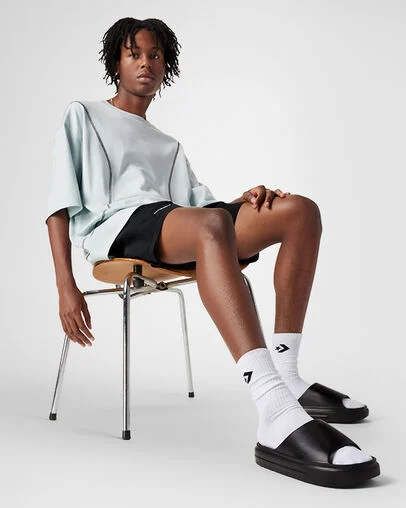 Converse Essential Slide Zwart/Zwart/Zwart, On Foot Shot 2