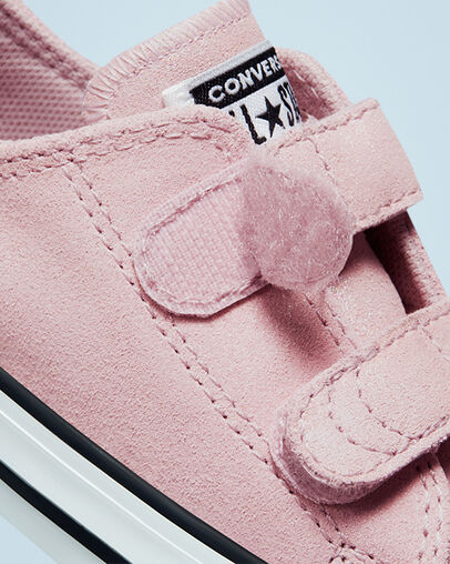 Iridescent Leather Easy-On Chuck Taylor All Star Sal del Himalaya/Blanco/Negro, Detail Angle View