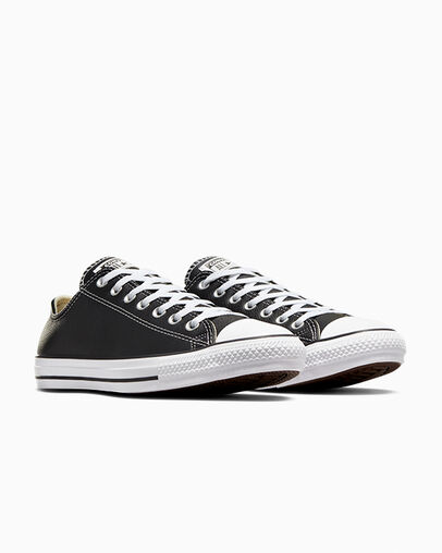 Chuck Taylor All Star Leather Schwarz, Top and Side View