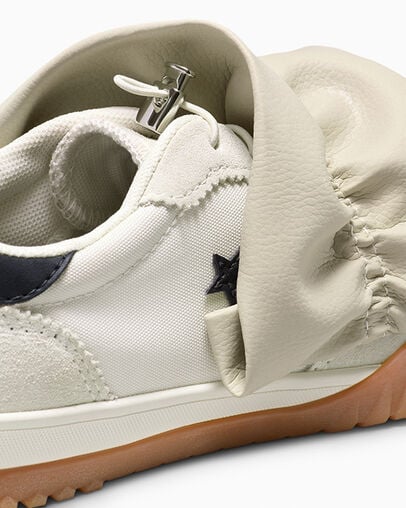 Run Star Trainer Ruffle Egret Ruffles, Detail Angle View