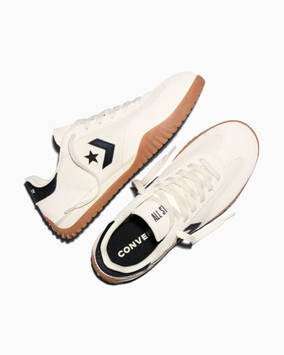 Run Star Trainer Egret/Black/Honey, Angled View