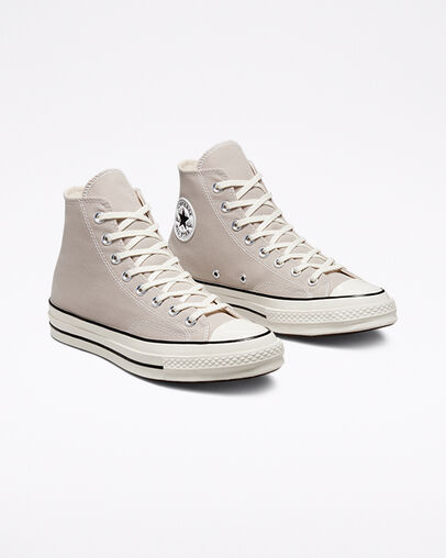 Chuck 70 Canvas Papyrus/&Eacute;cru/Noir, Angled View