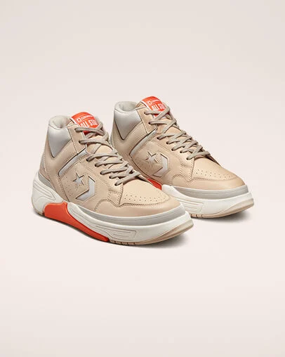 Weapon CX Egret/Light Twine/Wild Mango, Angled View