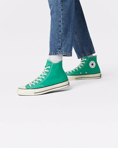 Chuck 70 Vintage Canvas Court Green/Egret/Black, On Foot Shot 1