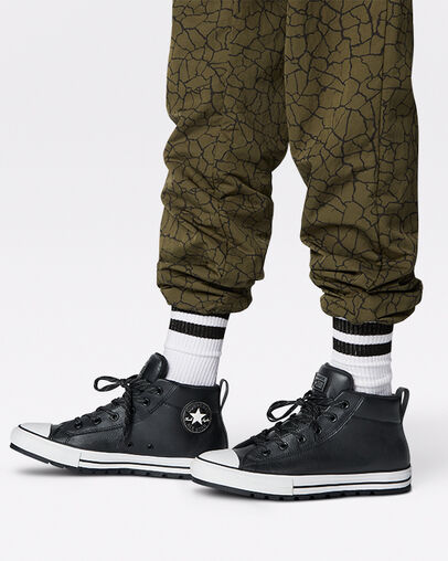 Chuck Taylor All Star Street crant&eacute;e et d&eacute;perlante Noir/Gris fer/Blanc, On Foot Shot 1