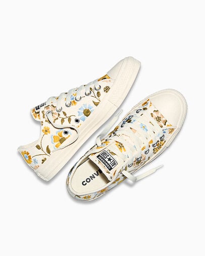 Chuck Taylor All Star Retro Flowers Egret/Bright Outlook, Angled View