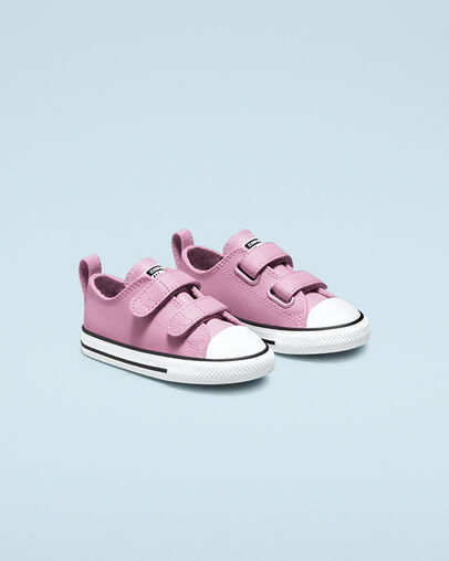 Chuck Taylor All Star Easy-On Elevated Leather Magic Flamingo/White/Black, Angled View