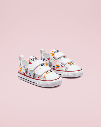 Chuck Taylor All Star Easy-On Wolf Pack White/Garnet/Navy, Angled View