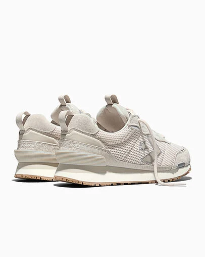 Omega Trainer SE Classic Ecru/Vintage White/Gum, Heel View