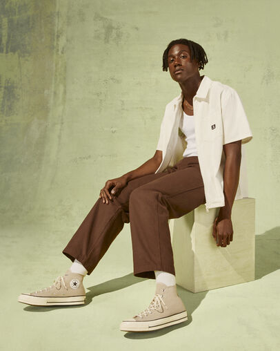 Chuck 70 Canvas Papyrus/&Eacute;cru/Noir, On Foot Shot 2