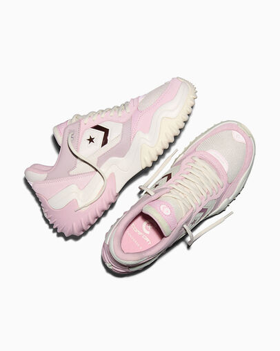 Wave Motion Trainer Two-Tone Vintage White/New Found Bloom, Angled View